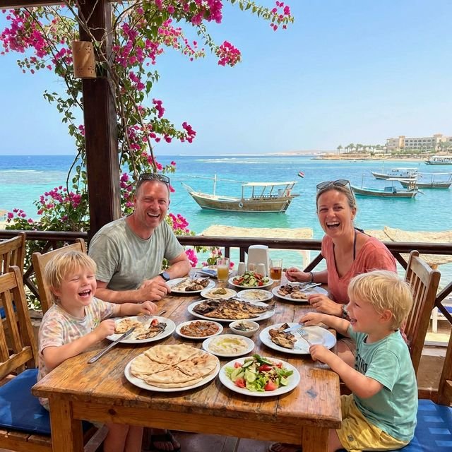 Семья на отдыхе в Хургаде